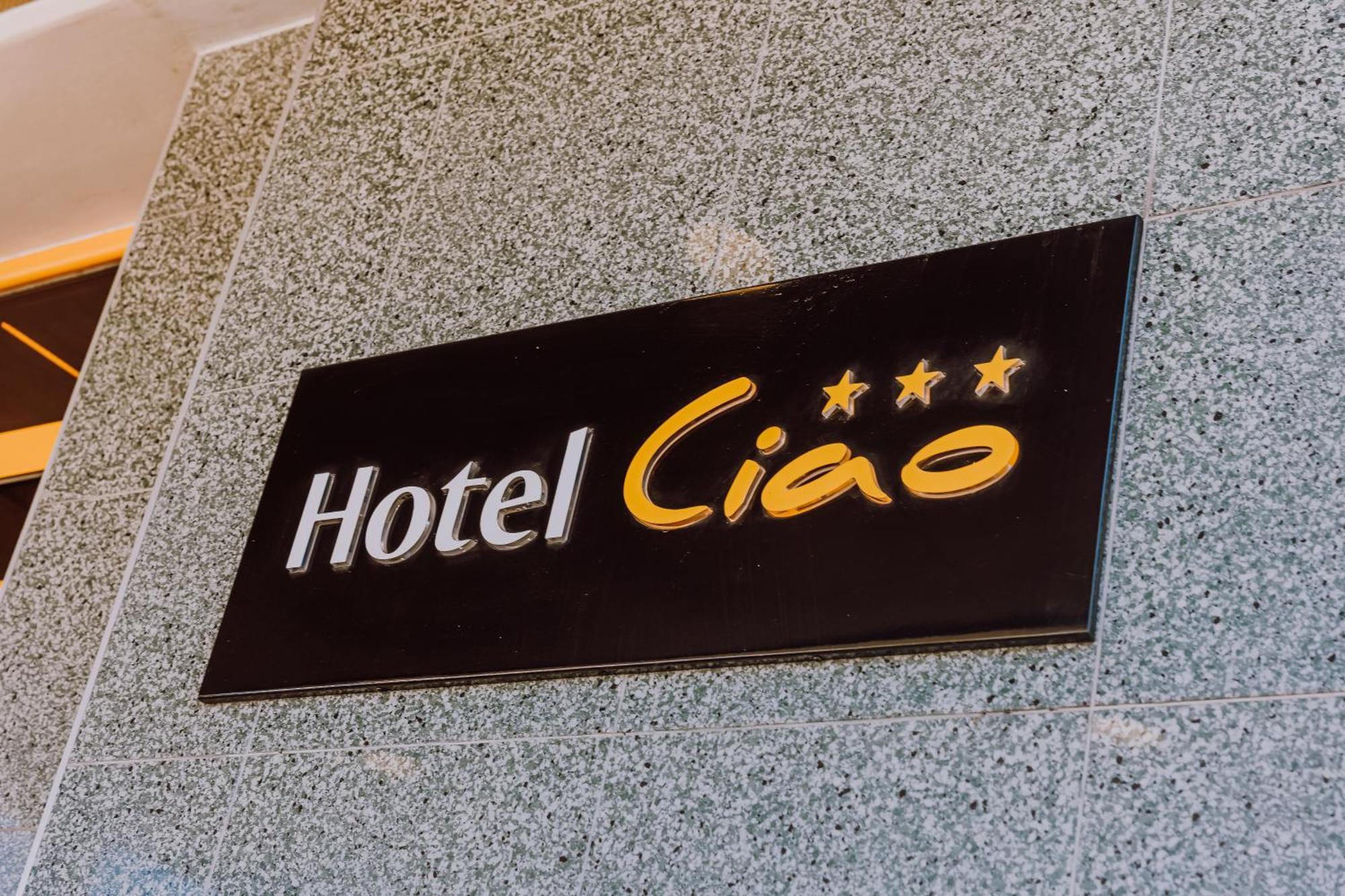 Hotel Ciao Targu-Mures Bagian luar foto