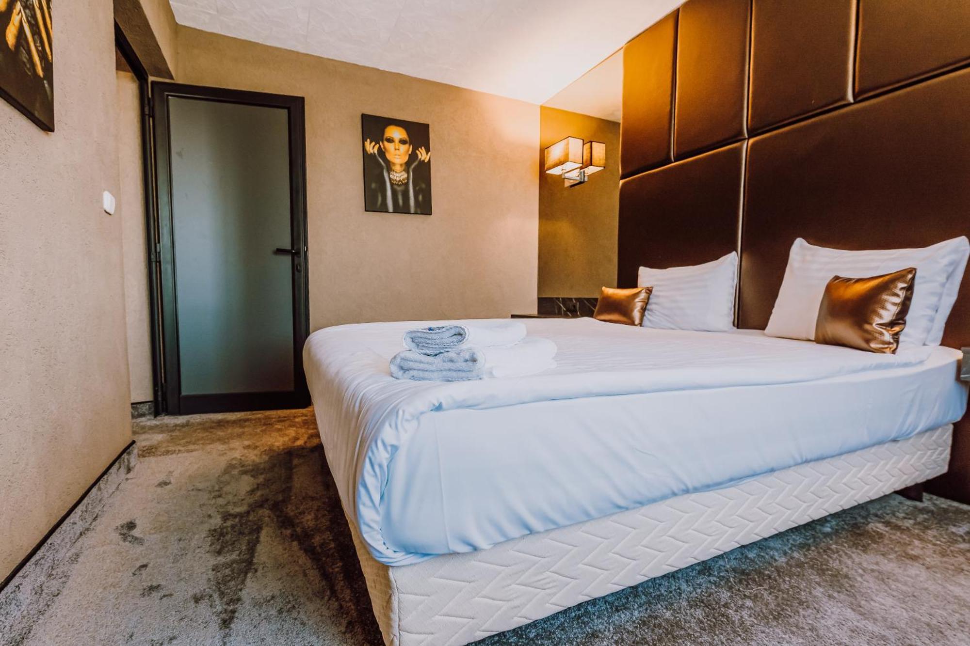 Hotel Ciao Targu-Mures Bagian luar foto