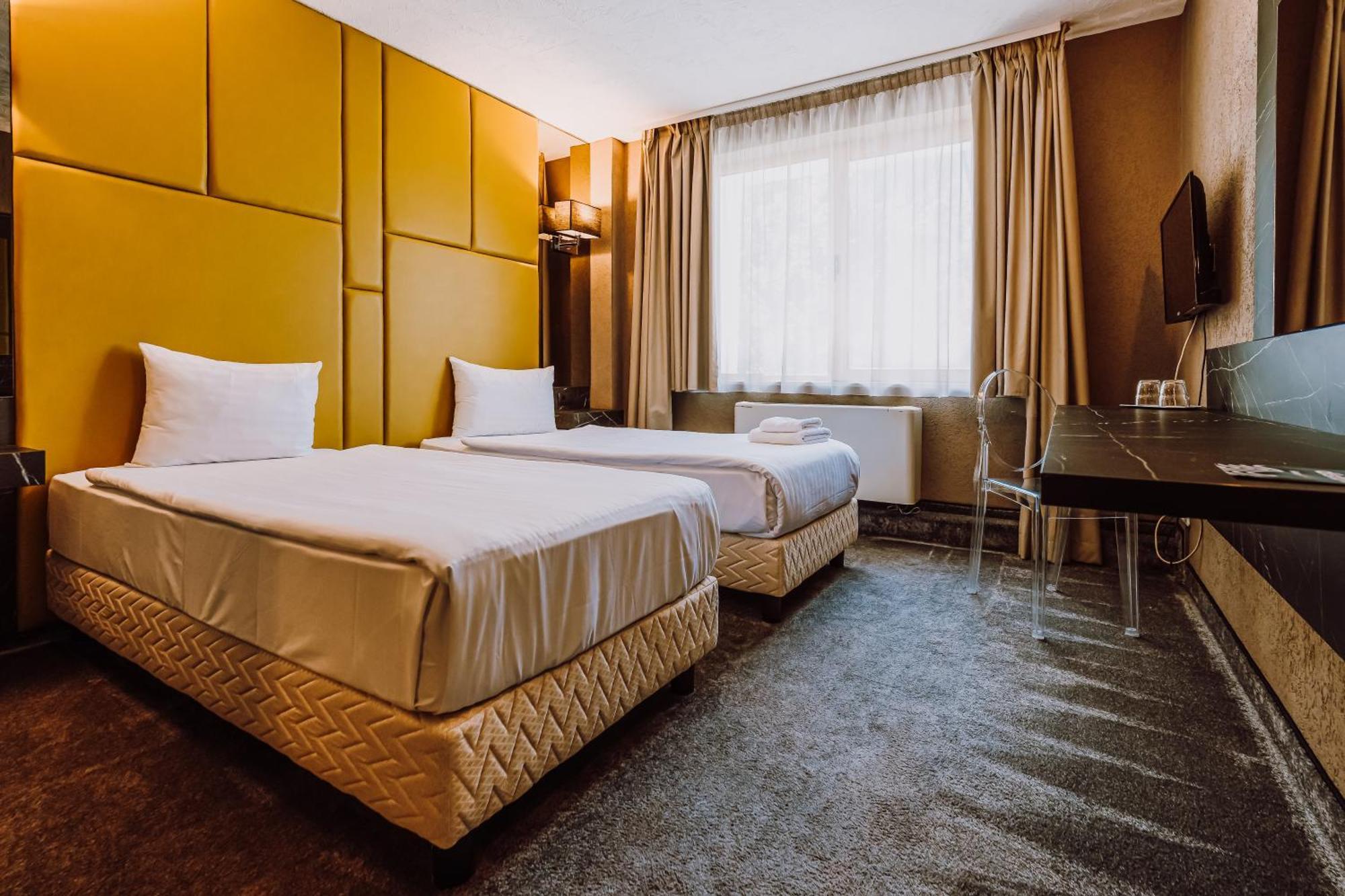 Hotel Ciao Targu-Mures Bagian luar foto