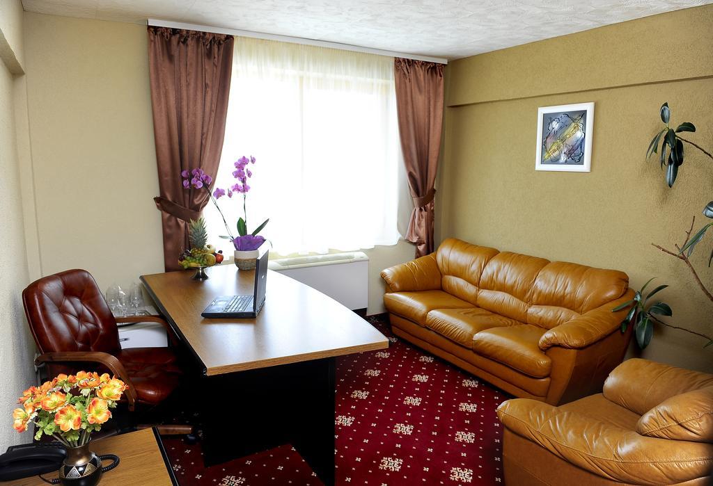 Hotel Ciao Targu-Mures Bagian luar foto