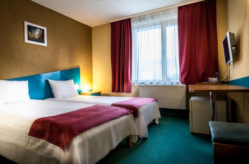 Hotel Ciao Targu-Mures Bagian luar foto