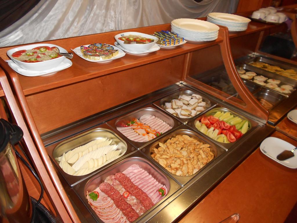 Hotel Ciao Targu-Mures Bagian luar foto